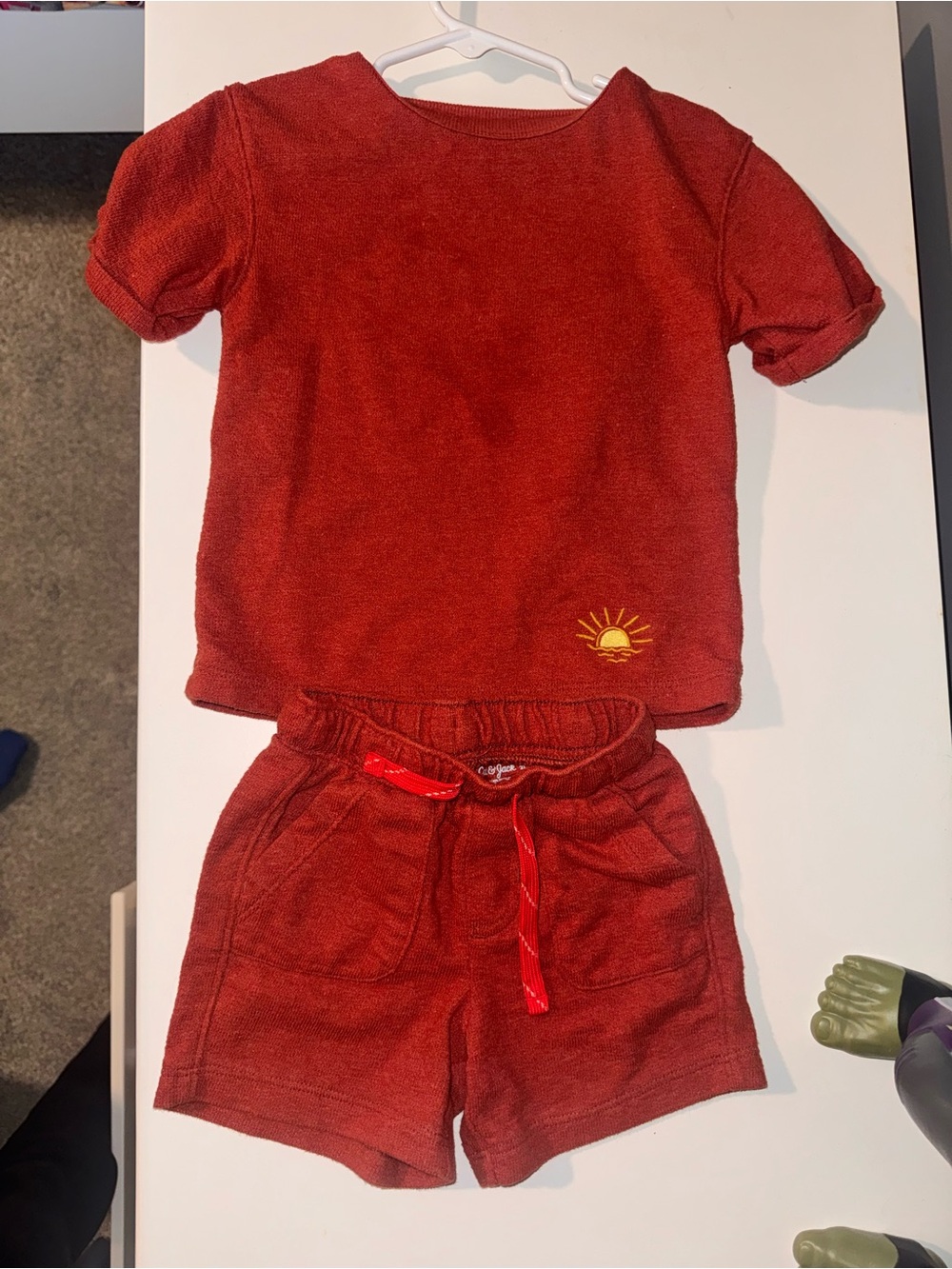 Cat & Jack Red Sleeve Top and Shorts Set RUST